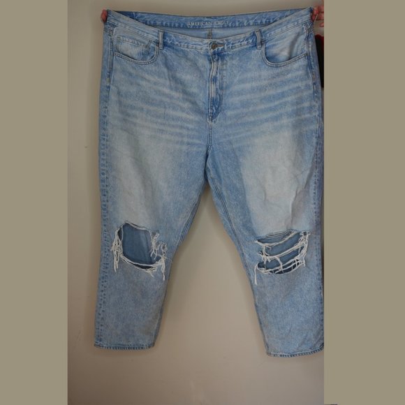 Plus-Sized American Eagle Light Colored Mom Jeans - Picture 1 of 5